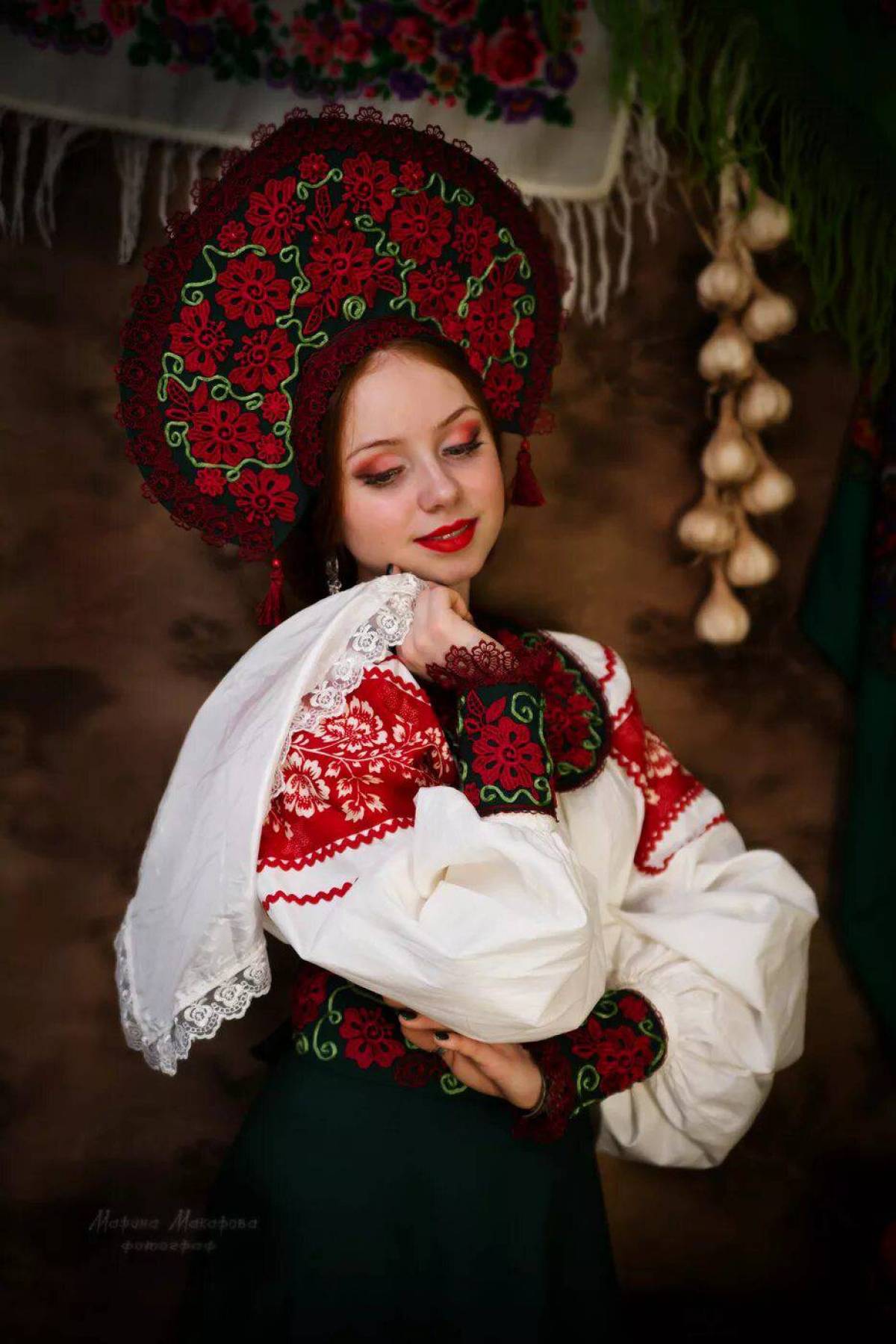 Women in Slavic costumes underwear in Joinville