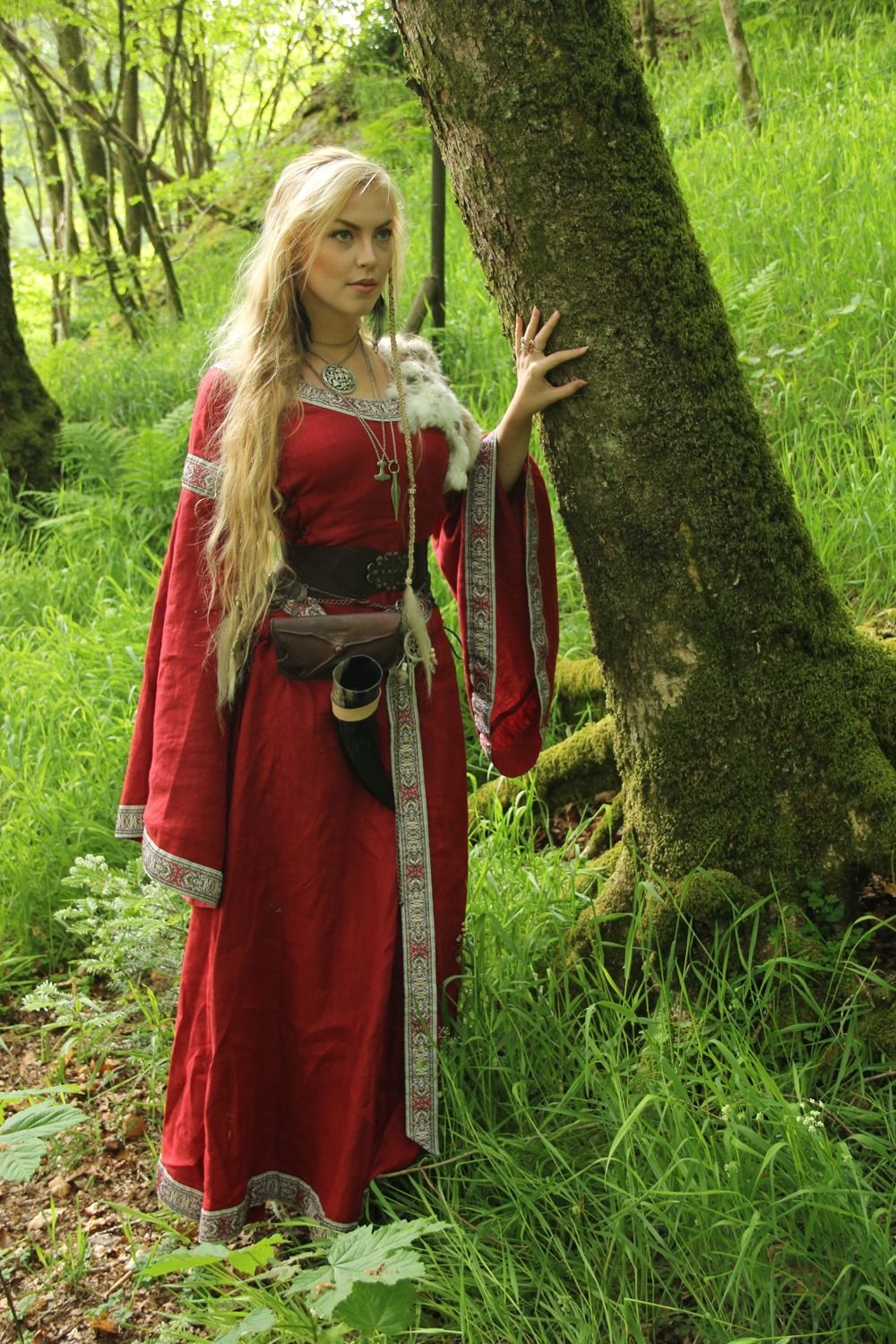 Women in Slavic costumes in Joinville