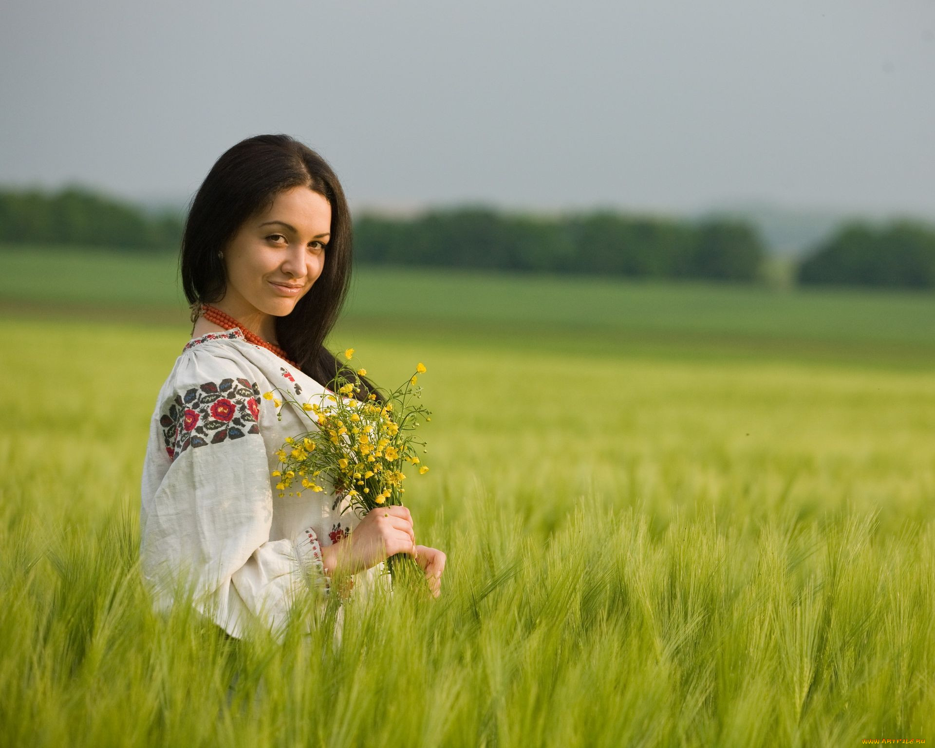 Women in Slavic costumes in Joinville