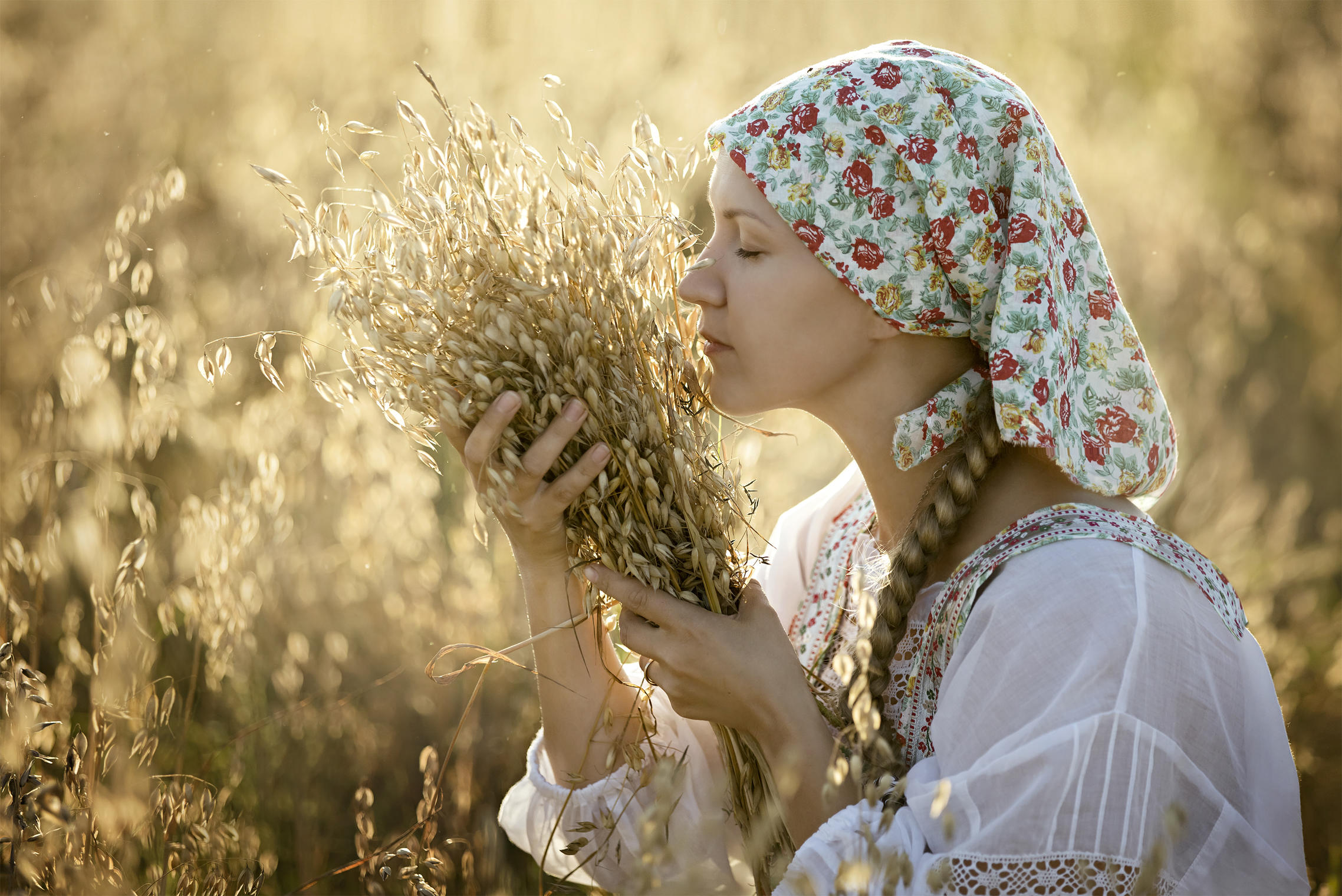Photo Women in Slavic costumes in Joinville