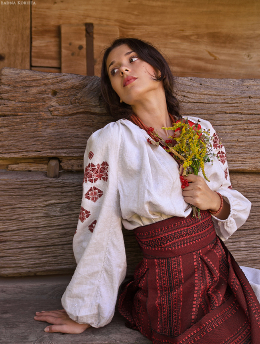 Girls in Slavic costumes in Joinville