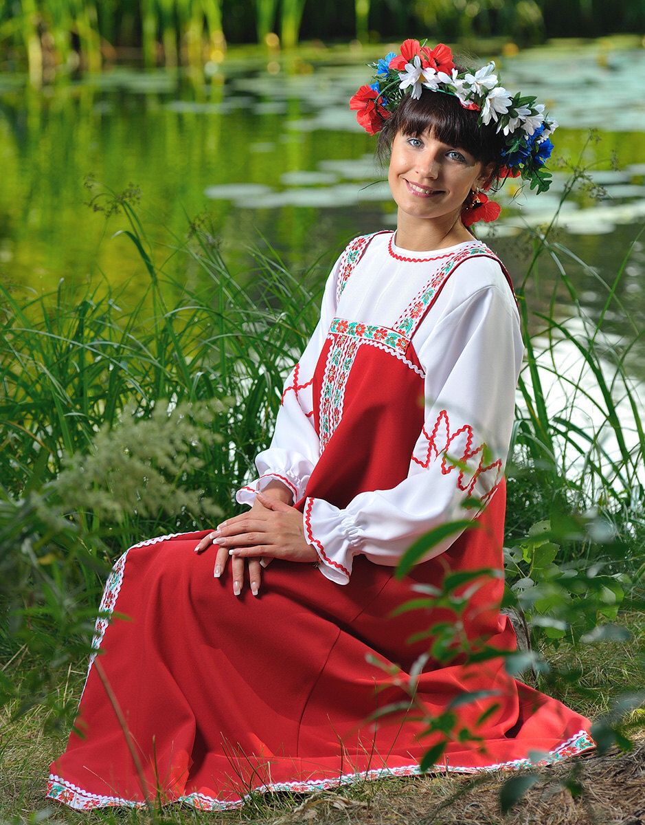 Beautiful girl Girls in Slavic costumes in Joinville